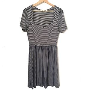 Annabella Fit and Flare Dress Blue & Whits Size S